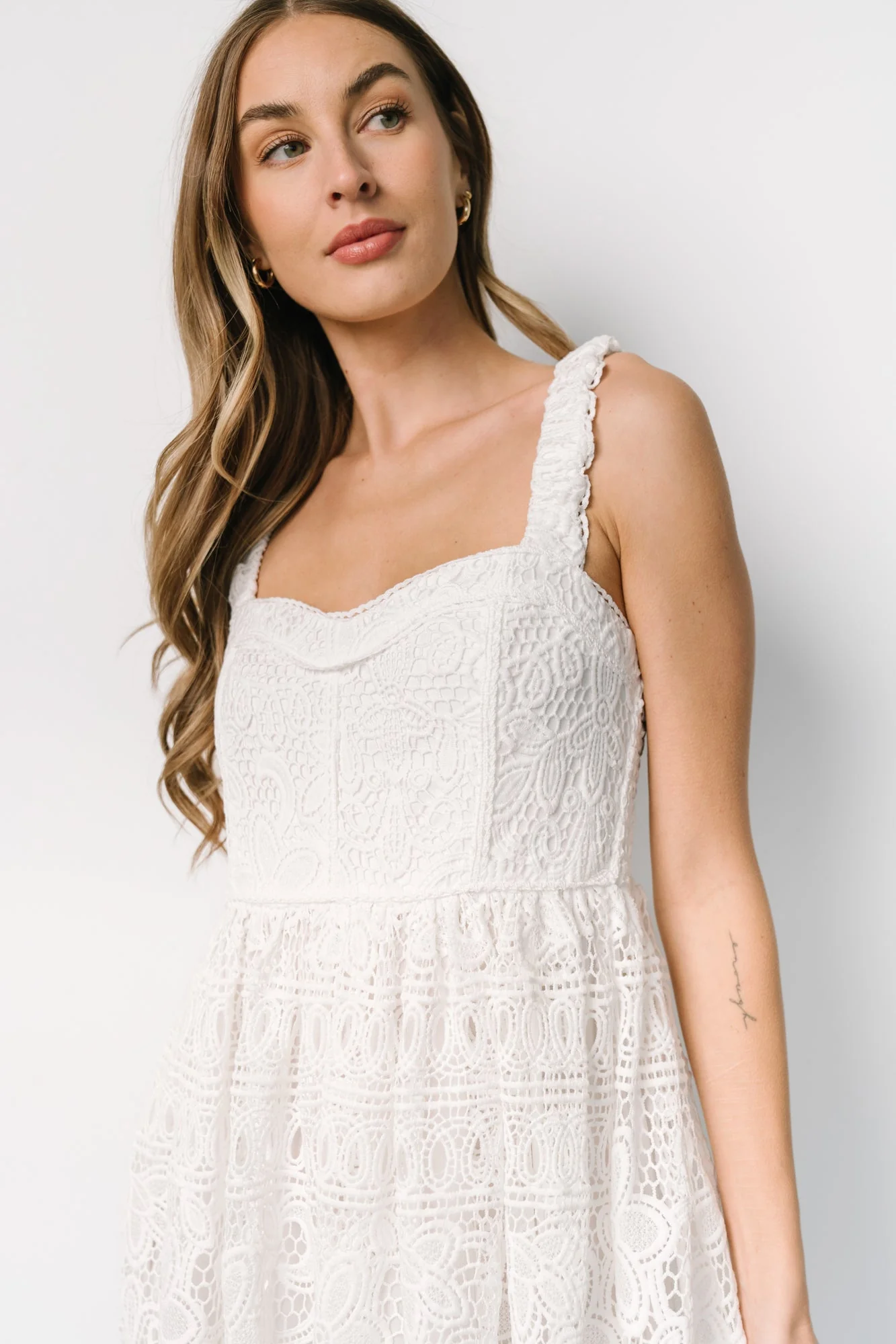 Evangeline Lace Dress | Off White - Meetpaco