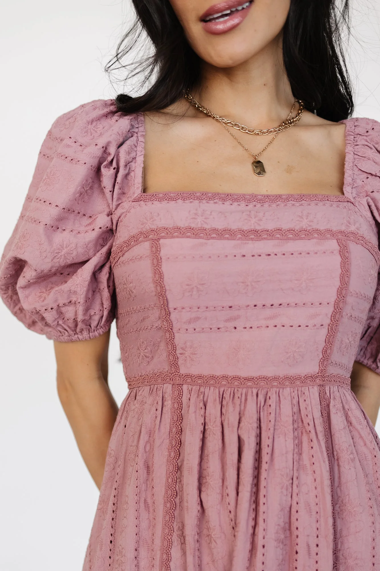 Delaney Eyelet Dress | Dusty Mauve - Meetpaco