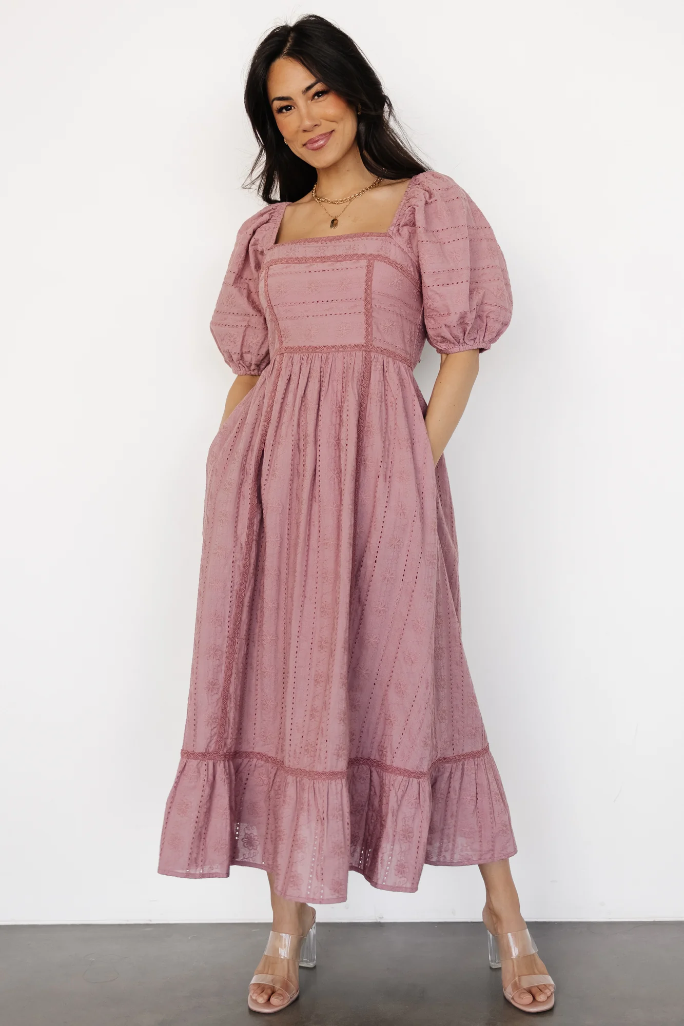 Delaney Eyelet Dress | Dusty Mauve - Meetpaco