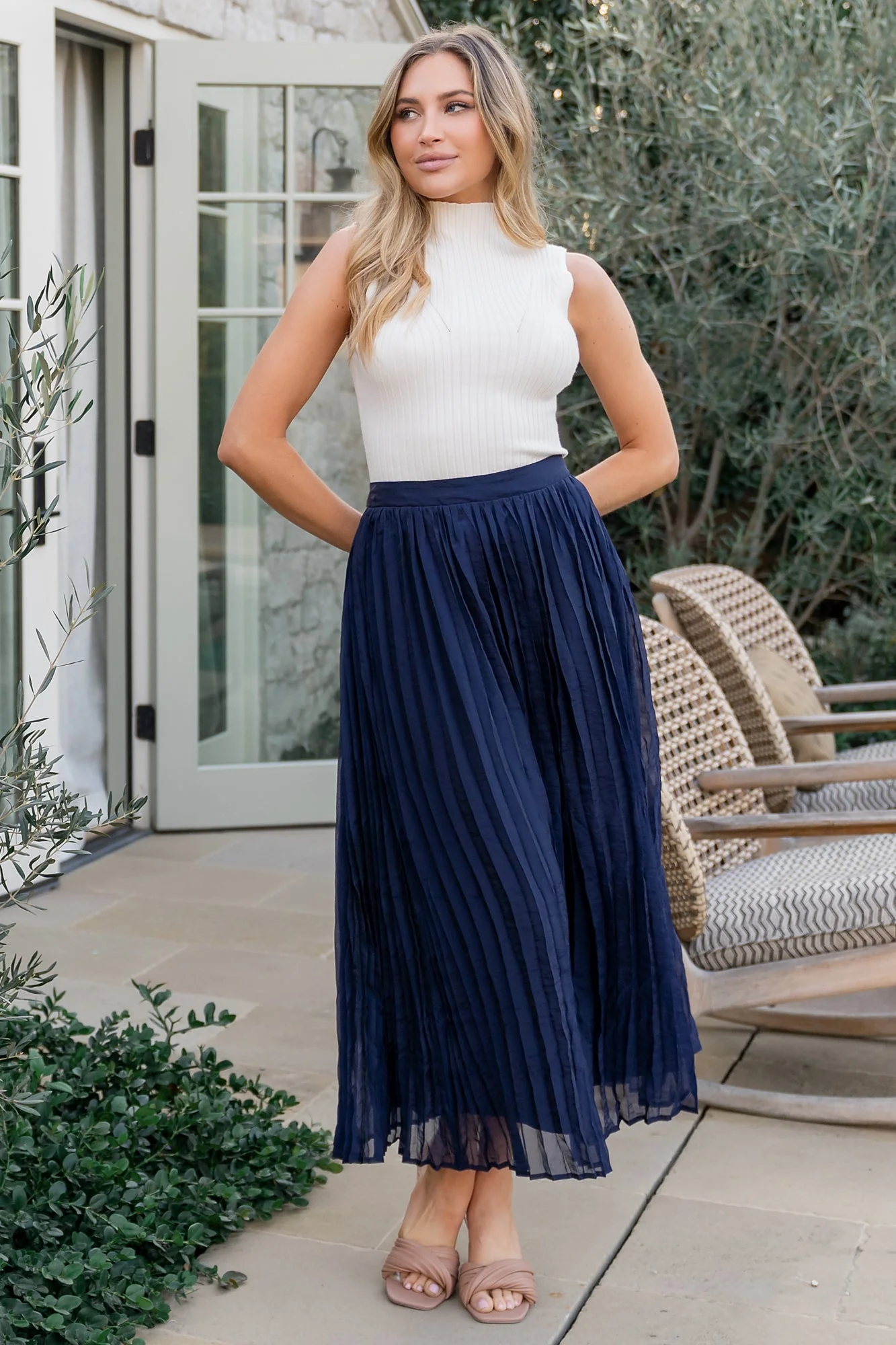 Cyra Midi Skirt | Navy - Meetpaco